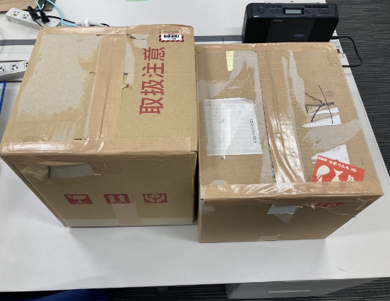 段ボールに詰まった古本の写真3